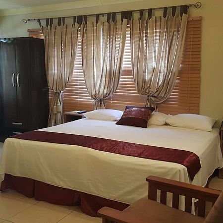 Port of Spain Savannah Maison Guest House מראה חיצוני תמונה
